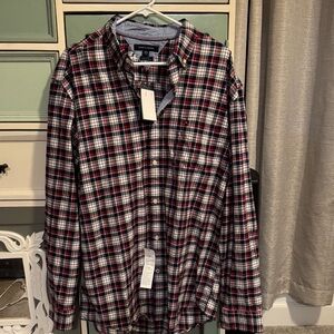 Tommy Hilfiger Red and Black Classic Fit Men’s XL Plaid Shirt